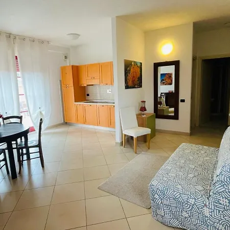 Aparthotel Regina Del Mare *